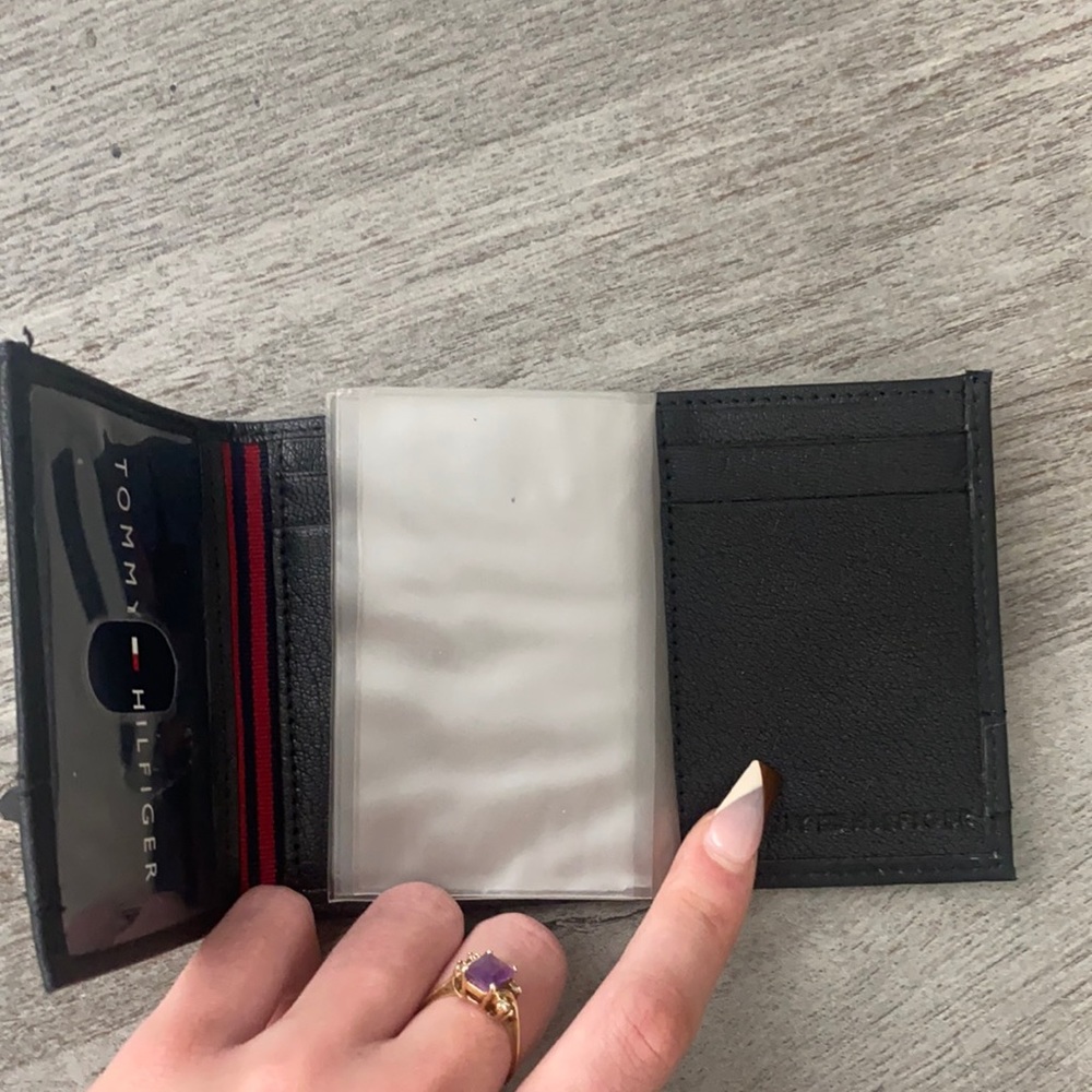 New Tommy Hilfiger Wallet/Card Holder - Picture 4 of 5